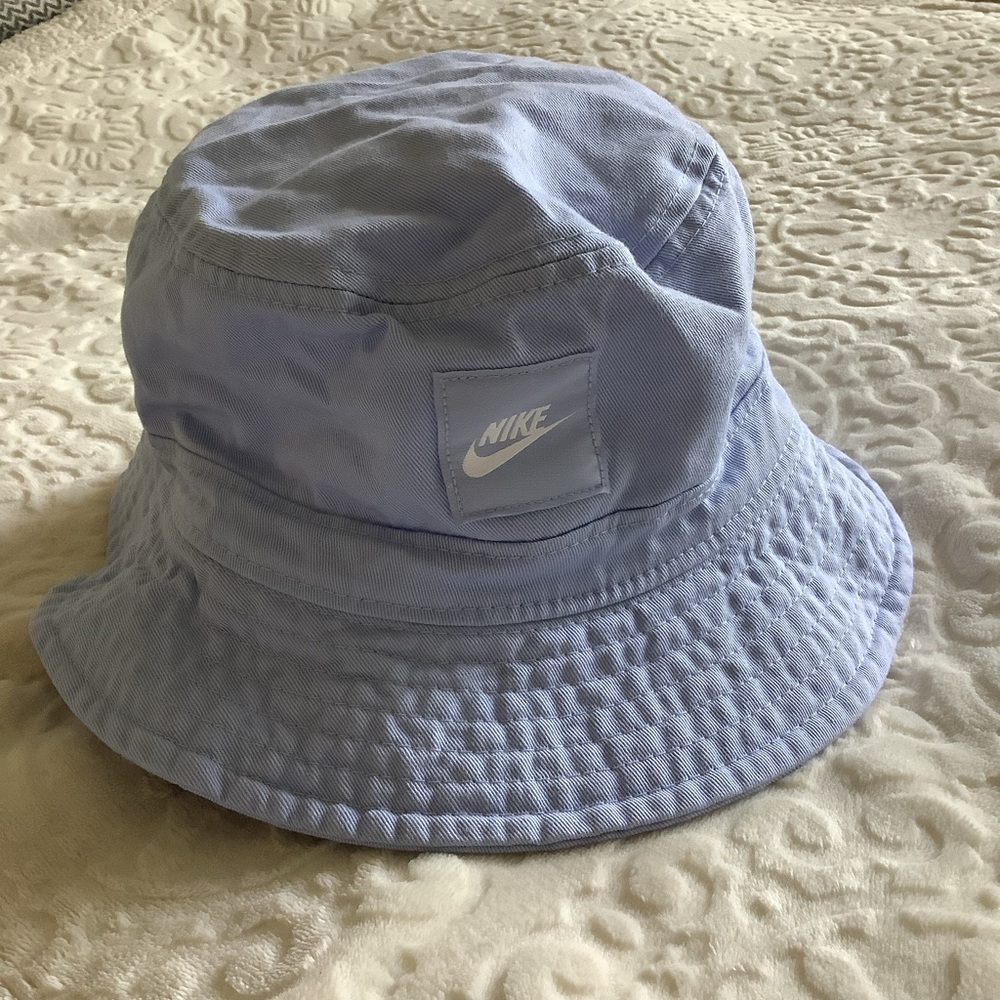 BEACH DAY VIBES - Nike Blue Bucket Hat, can’t wait for your next trip!